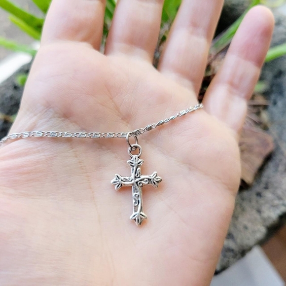 New Classic Cross Vine Leaf Dangle Drop Necklace - Picture 1 of 7